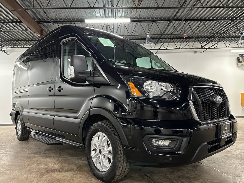 2024 Ford Transit Wagon XLT