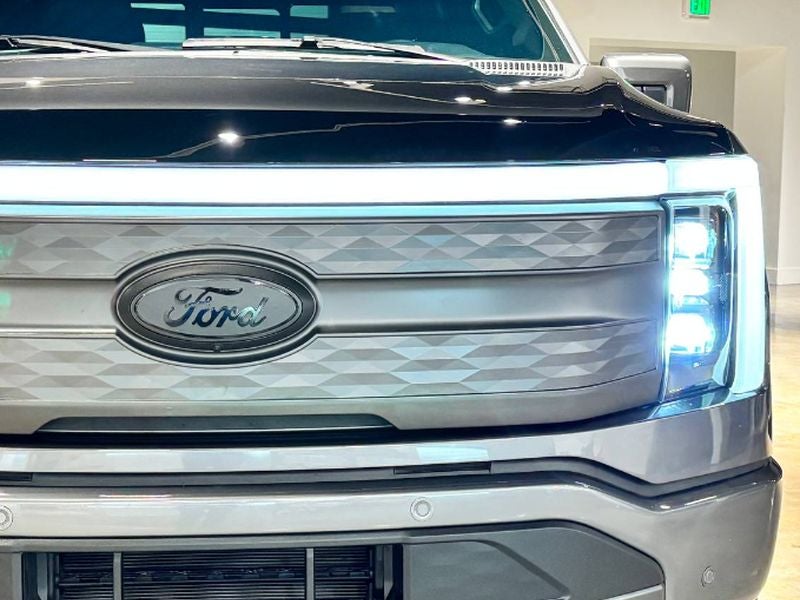 2025 Ford F-150 Lightning LARIAT