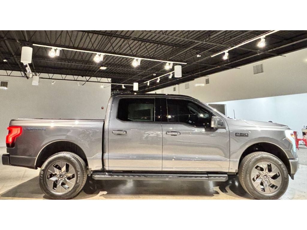 2025 Ford F-150 Lightning LARIAT