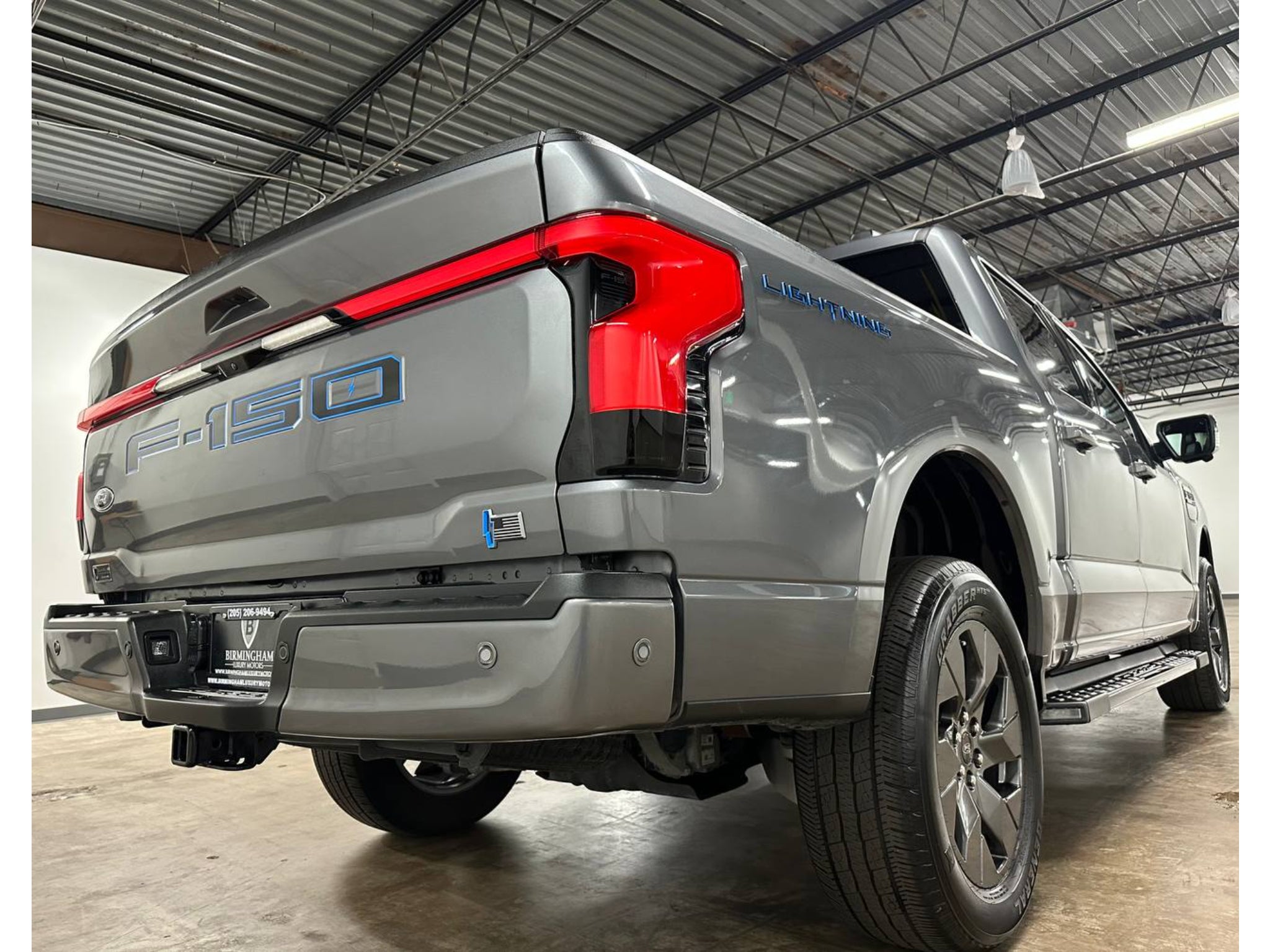 2022 Ford F-150 Lightning LARIAT