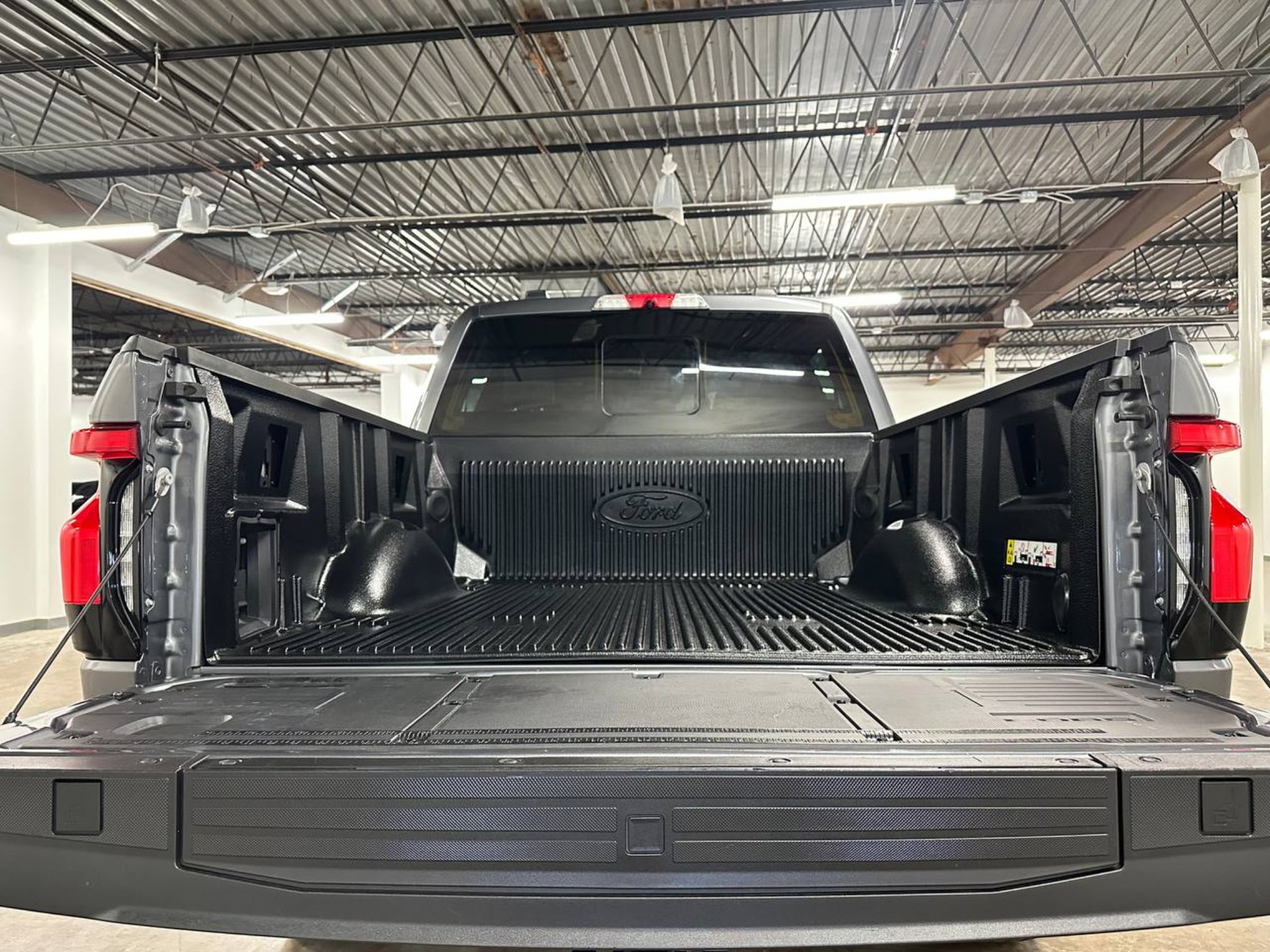 2022 Ford F-150 Lightning LARIAT