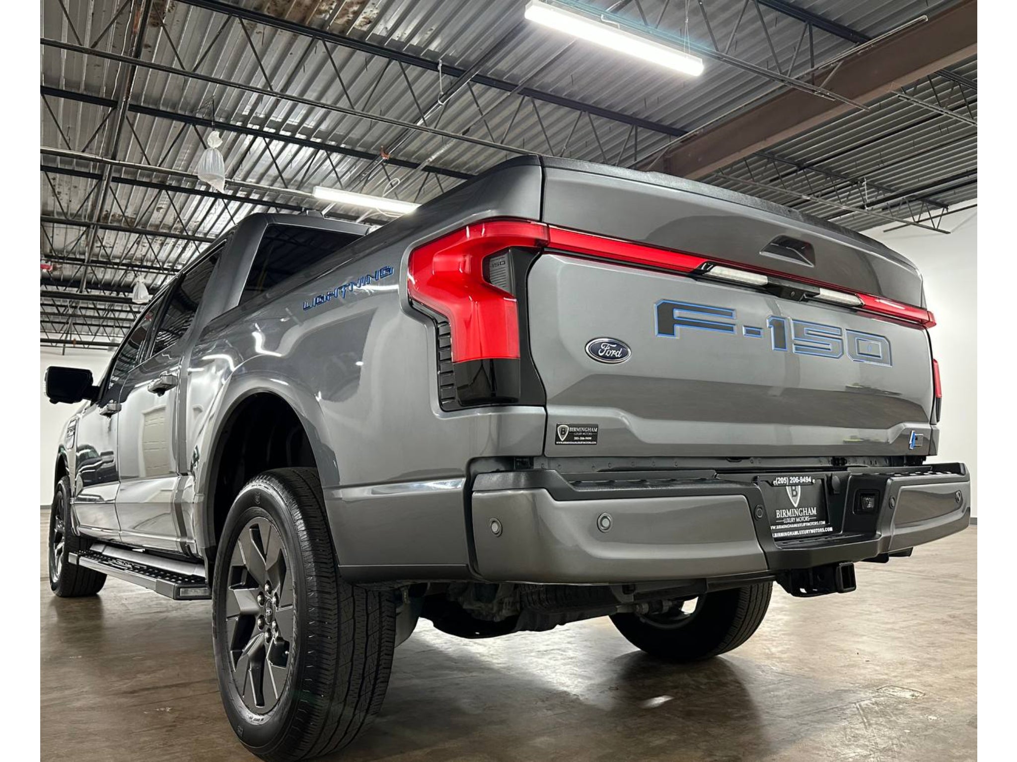 2022 Ford F-150 Lightning LARIAT