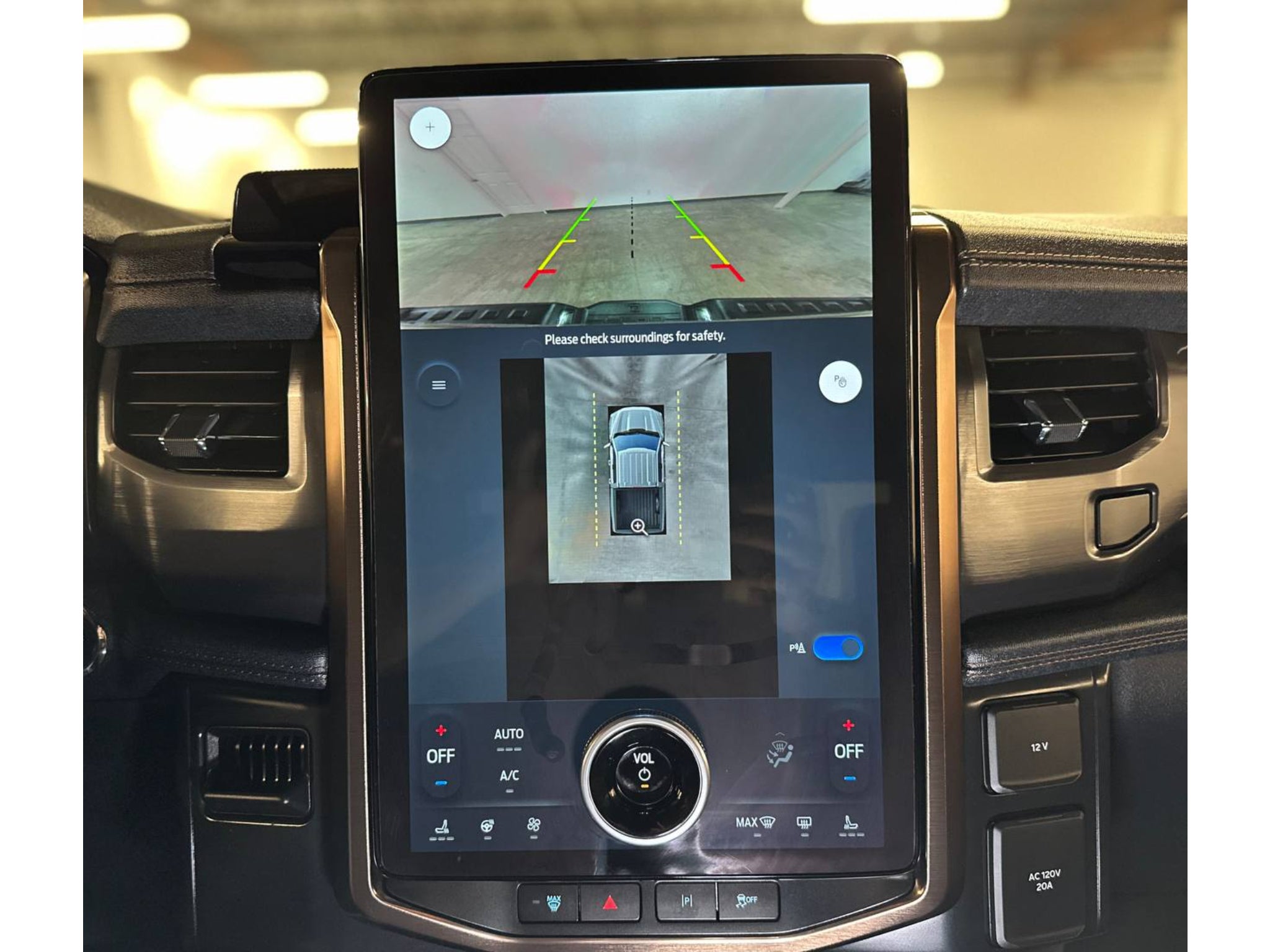 2022 Ford F-150 Lightning LARIAT