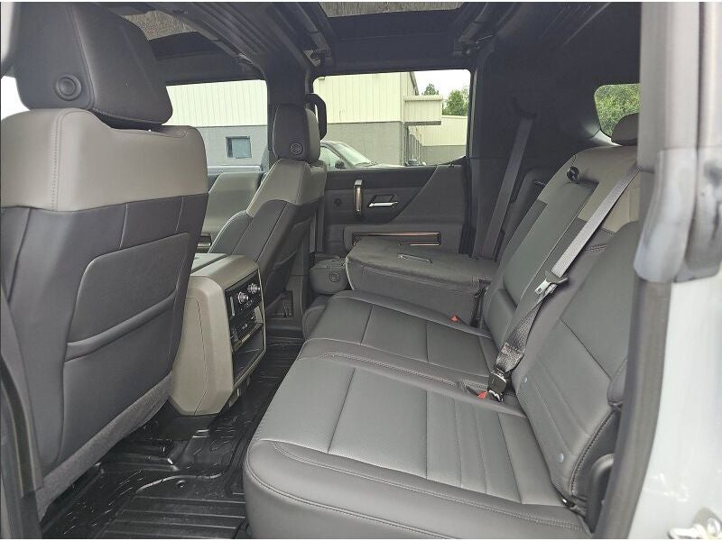 2024 GMC Hummer EV SUV 2X