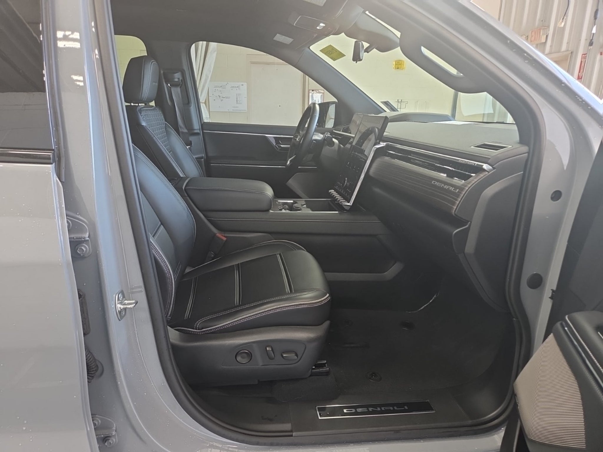 2024 GMC Sierra EV Denali w/Supercruise