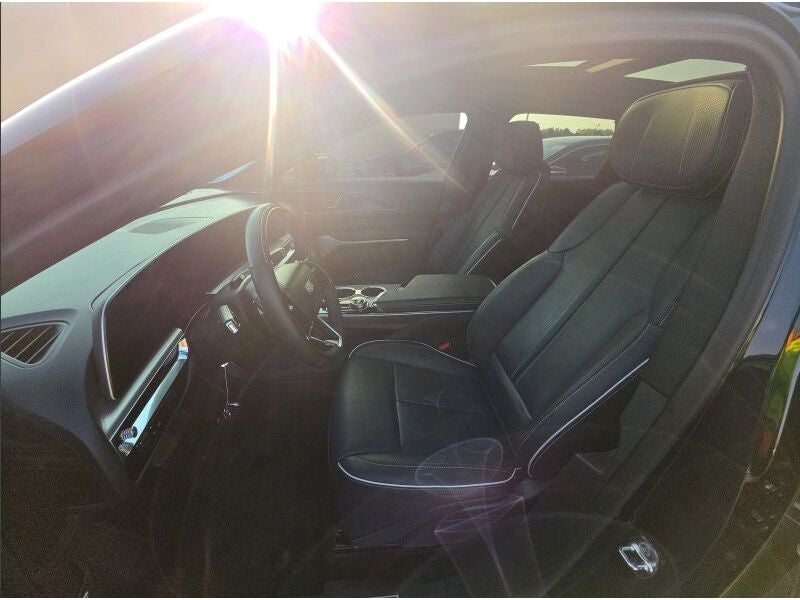 2024 Cadillac Lyriq Sport-3