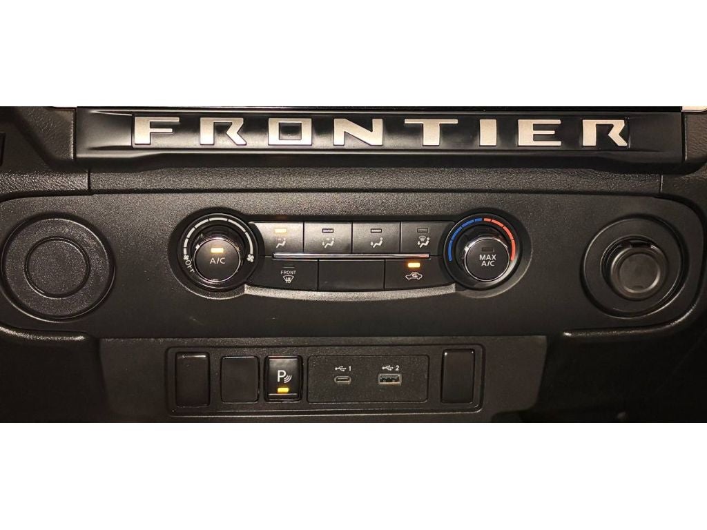 2025 Nissan Frontier SV