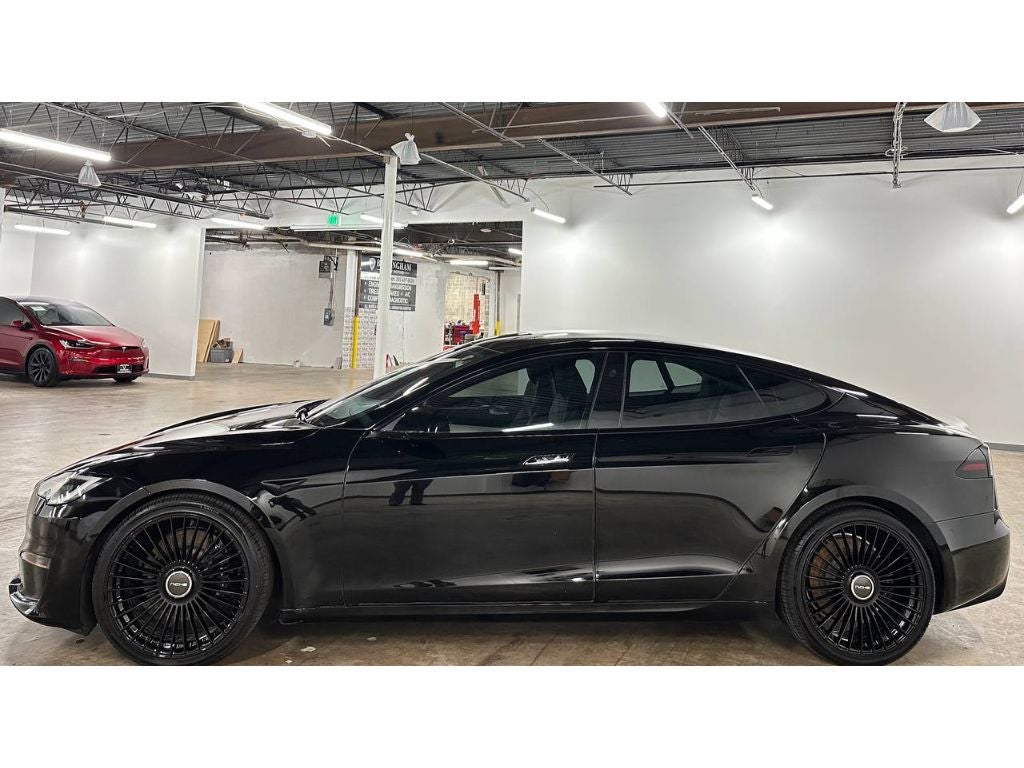 2022 Tesla Model S Standard Range