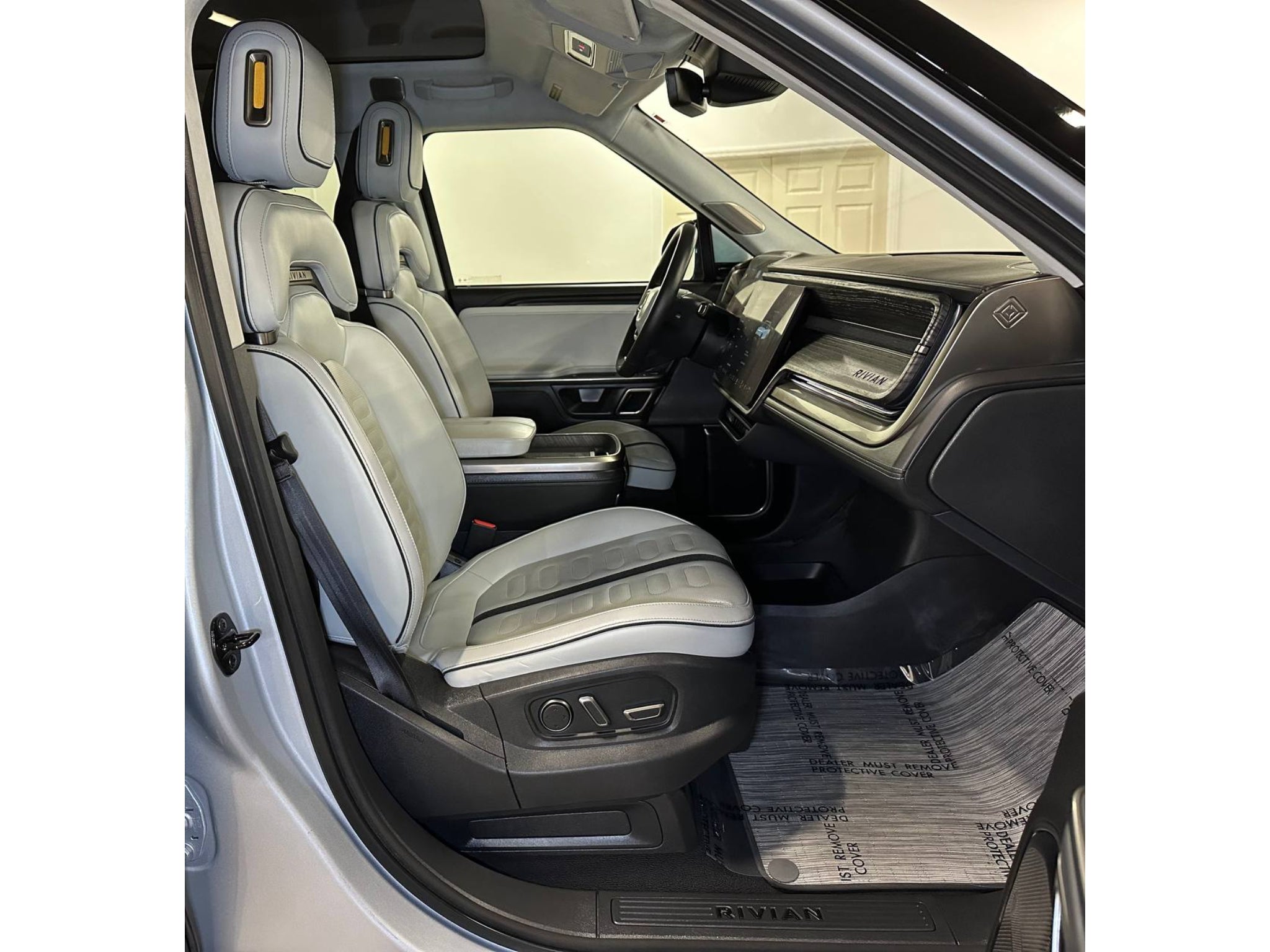 2023 Rivian R1T Adventure - Max Pack
