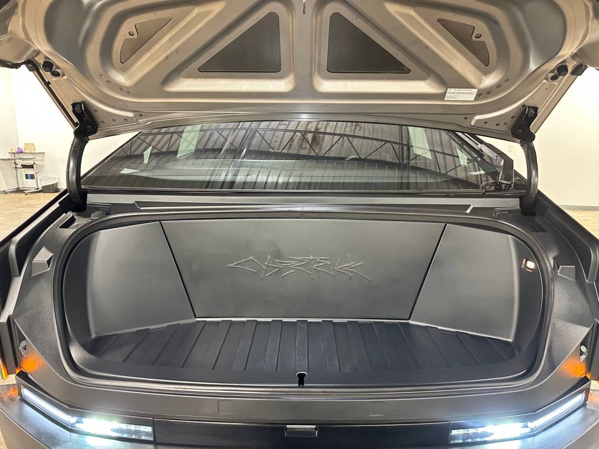 2024 Tesla Cybertruck Base