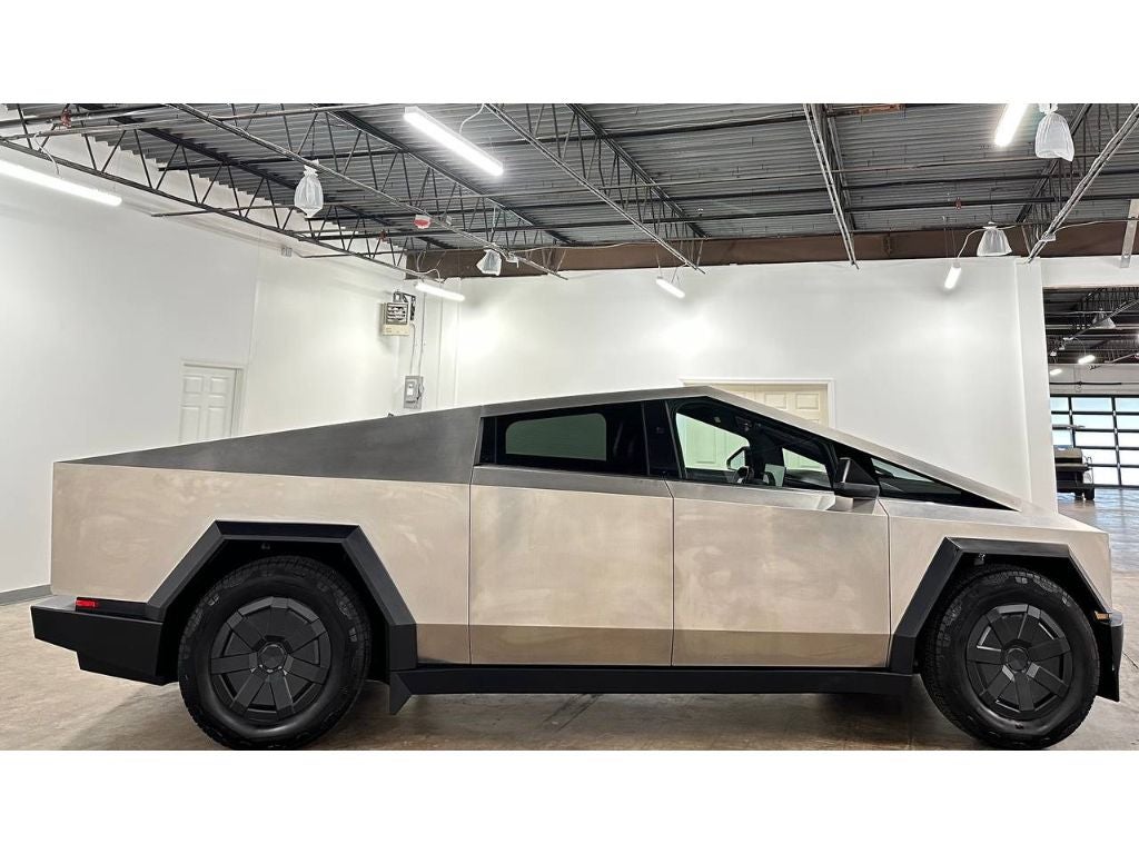 2025 Tesla Cybertruck Crew Cab Medium Bed