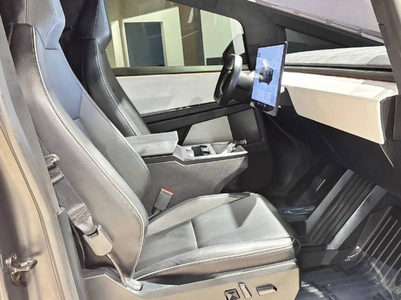 2024 Tesla Cybertruck Cyberbeast