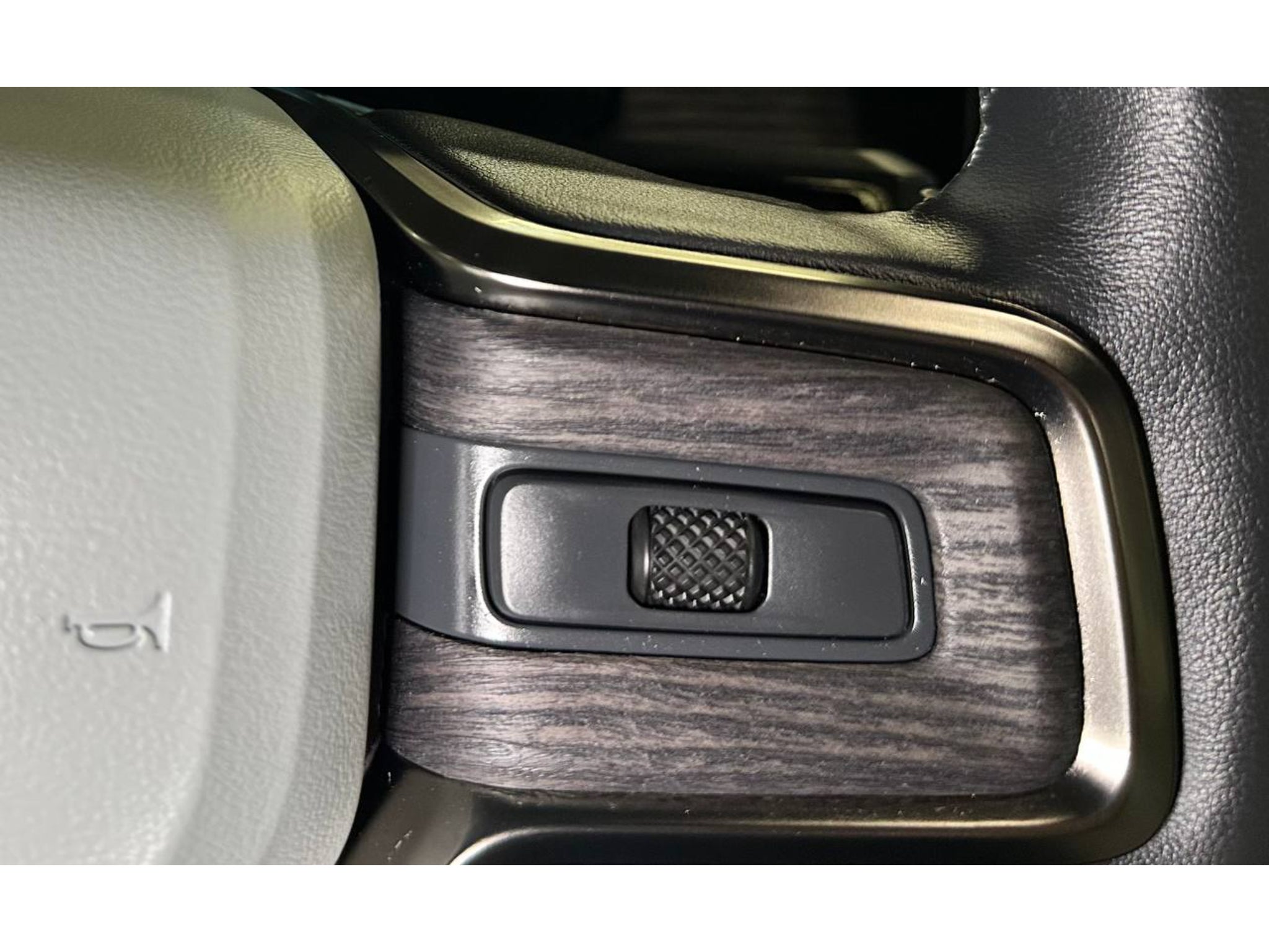 2023 Rivian R1S Adventure DUAL-Motor