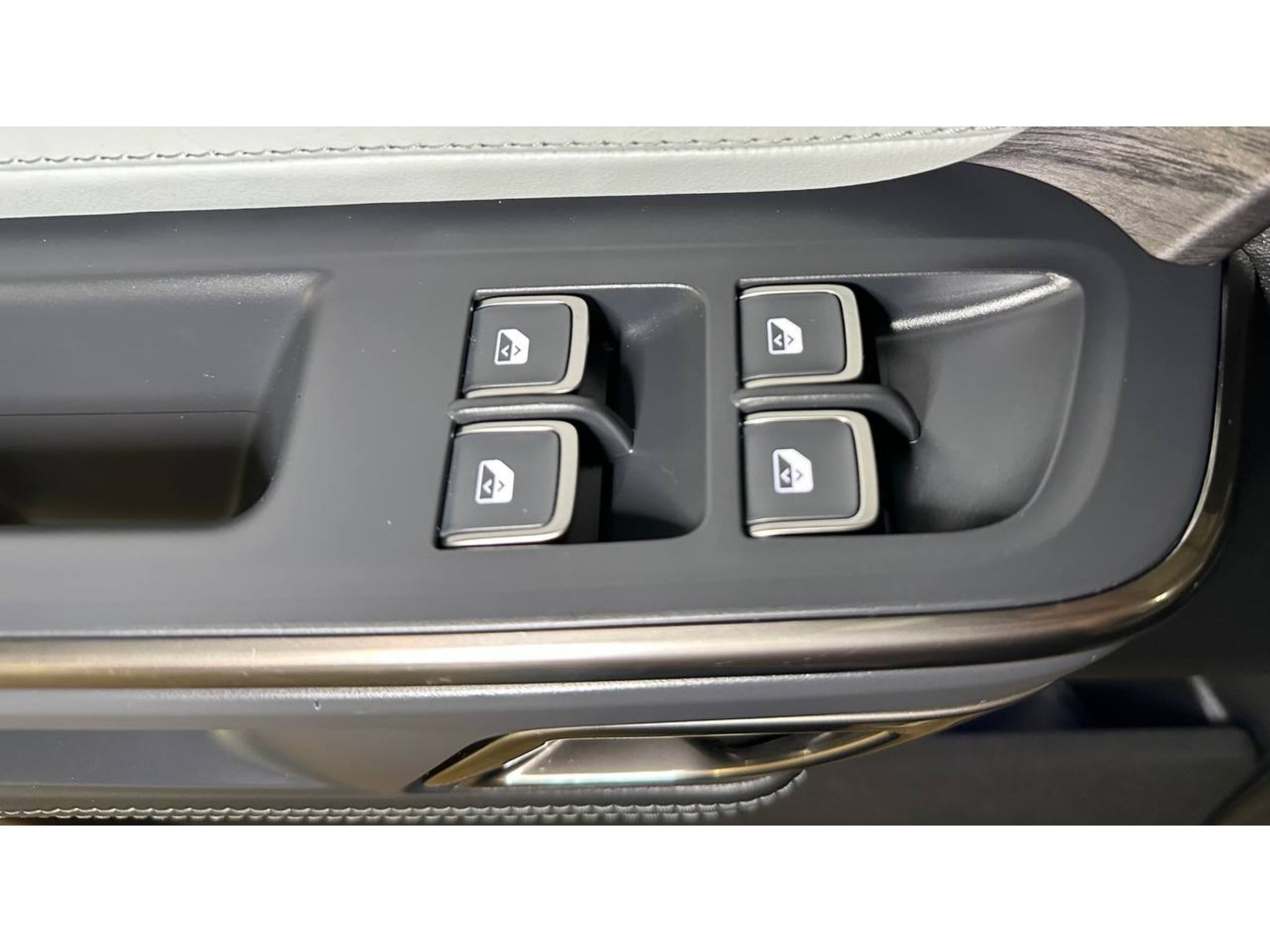 2023 Rivian R1S Adventure DUAL-Motor