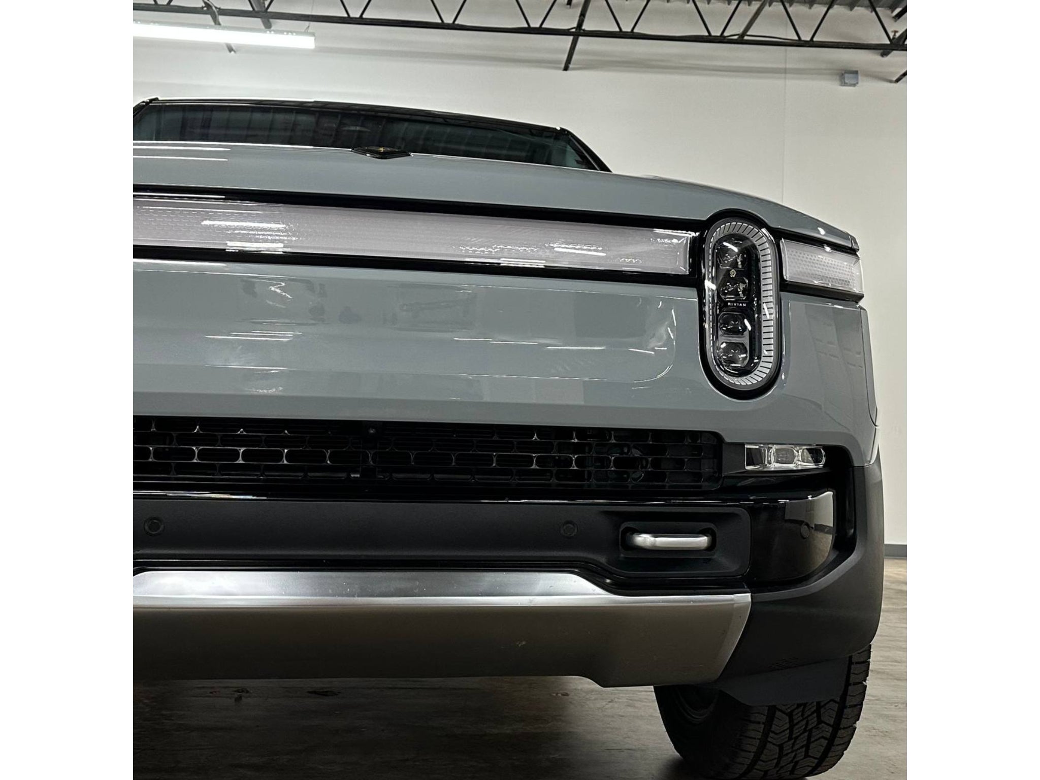 2023 Rivian R1S Adventure DUAL-Motor