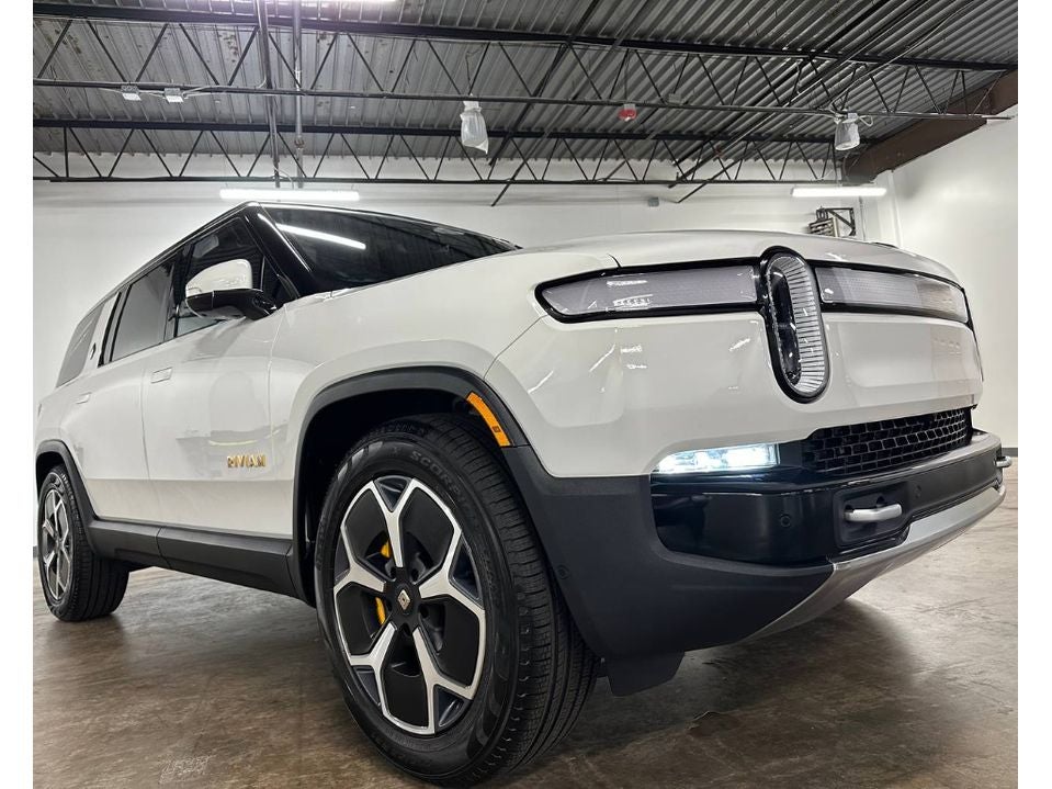 2024 Rivian R1S Adventure