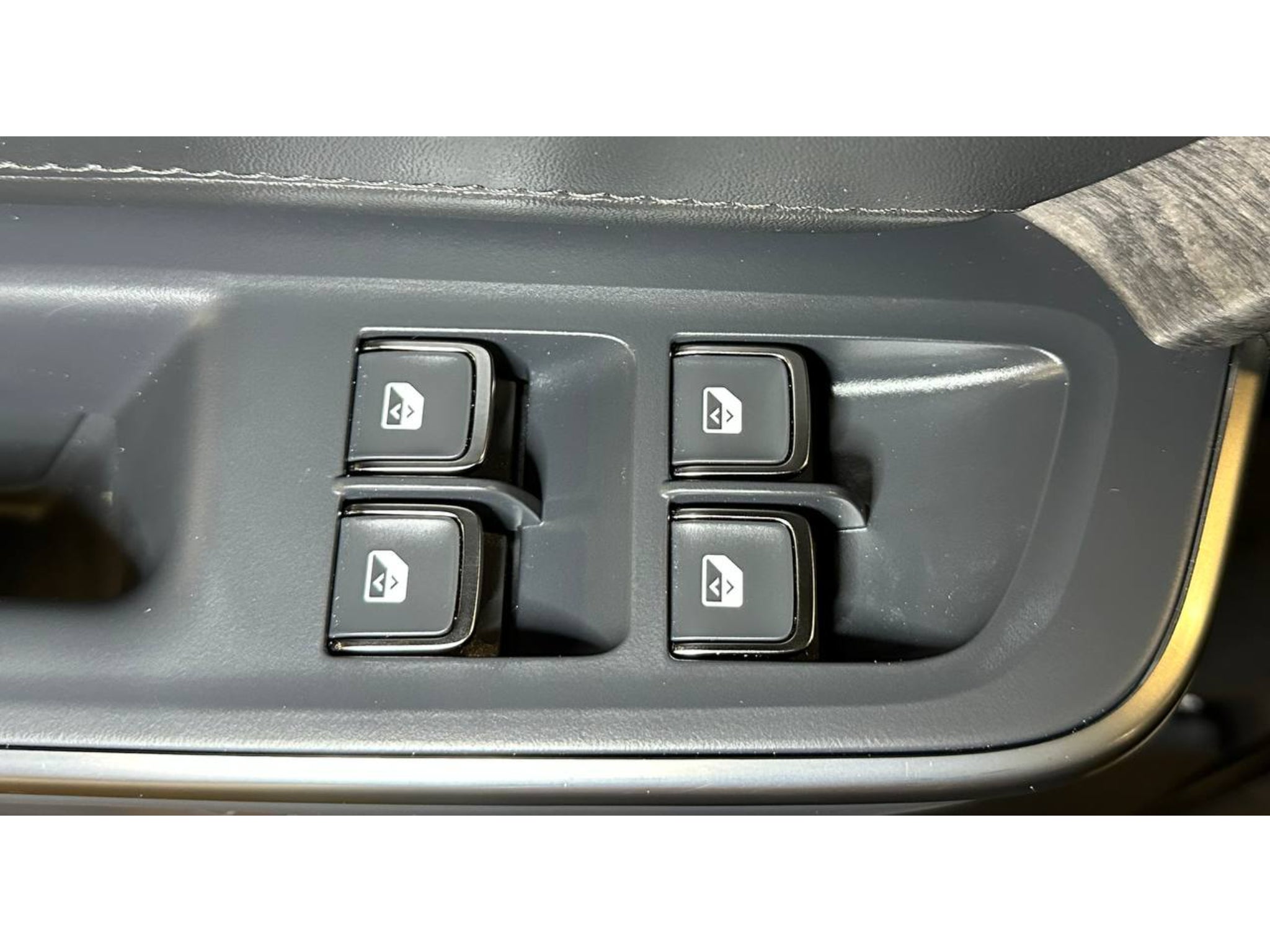 2026 Rivian R1S PREFORMANCE DUAL LARGE Adventure