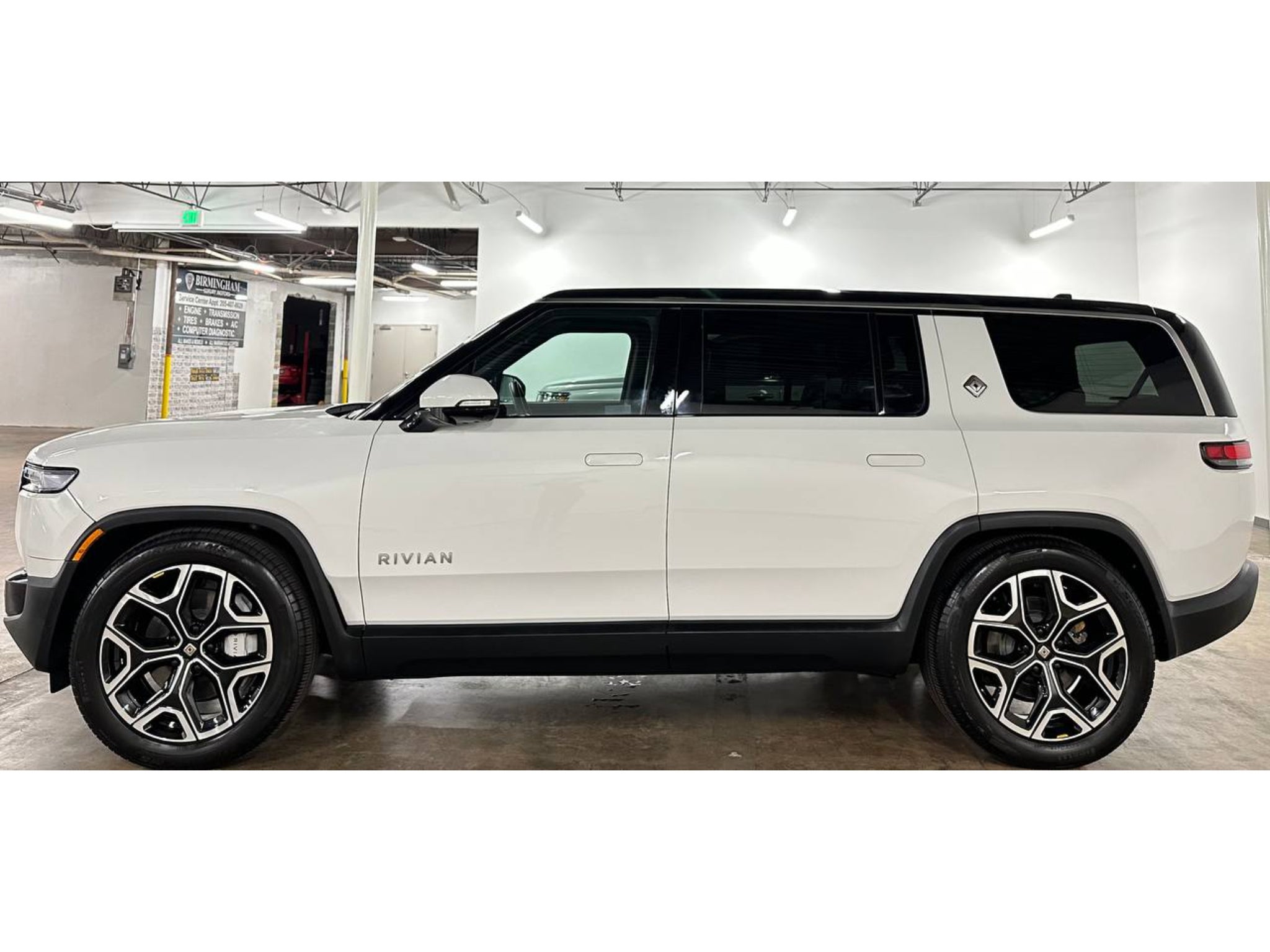2026 Rivian R1S PREFORMANCE DUAL LARGE Adventure