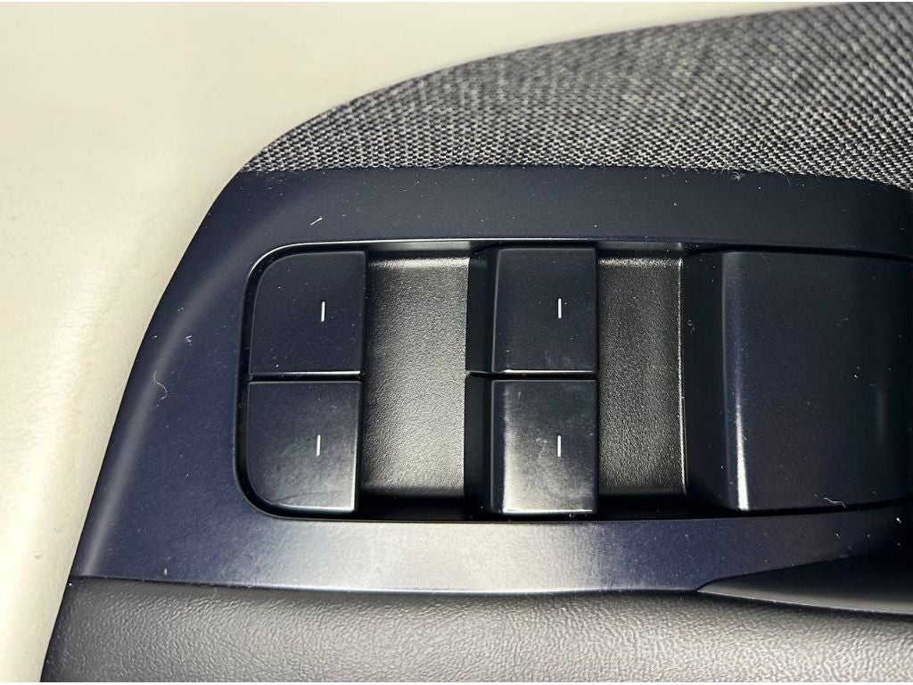 2024 Tesla Model X Base