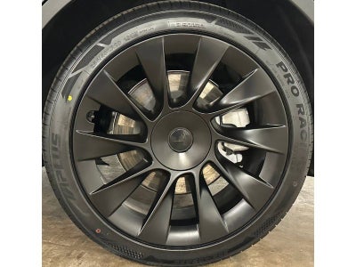 2024 Tesla Model Y Base