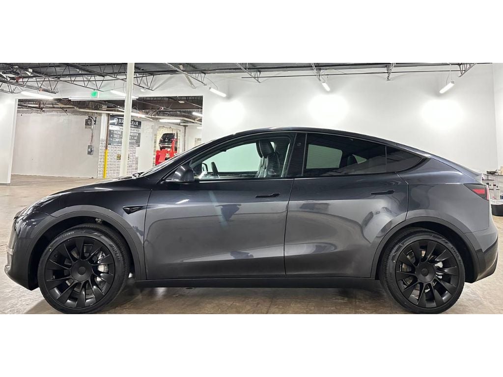 2024 Tesla Model Y Base