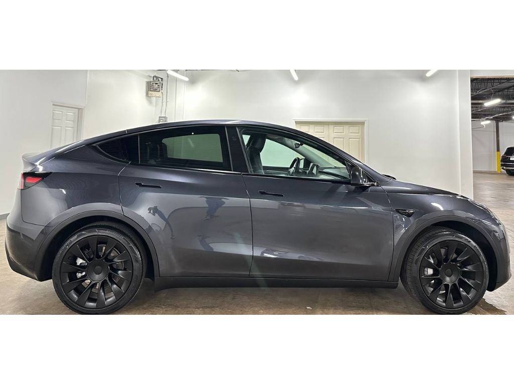 2024 Tesla Model Y Base