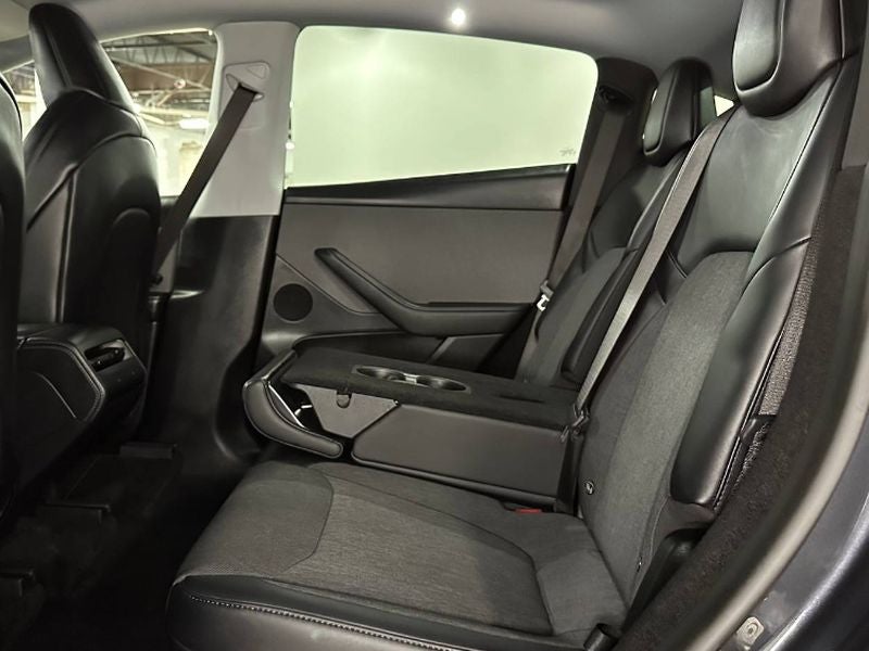 2026 Tesla Model Y Base
