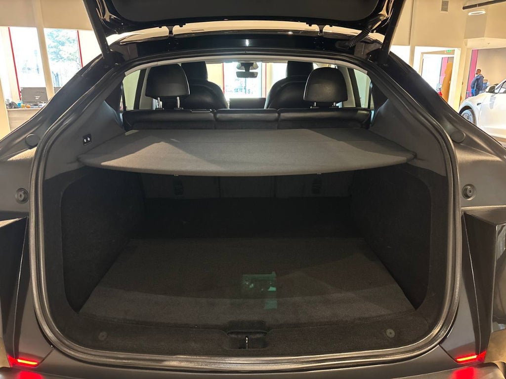 2026 Tesla Model Y Premium