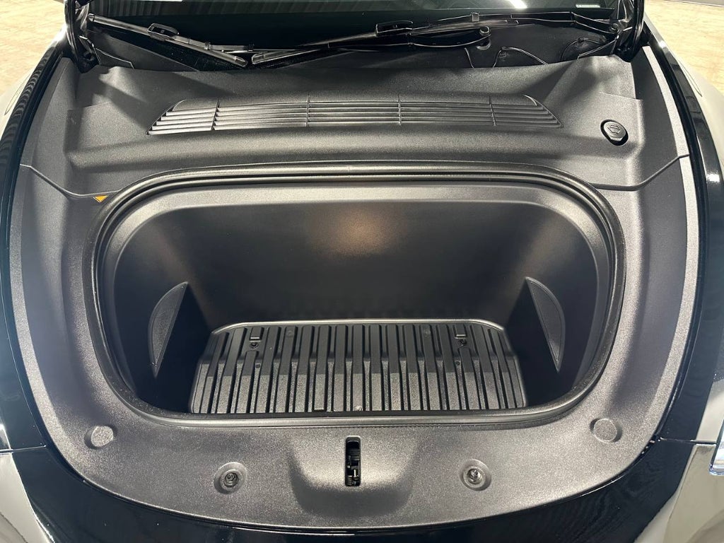 2024 Tesla Model Y Performance