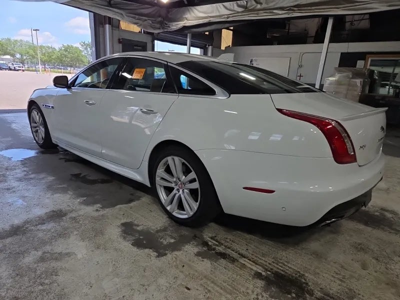2019 Jaguar XJ XJ R-Sport's photo