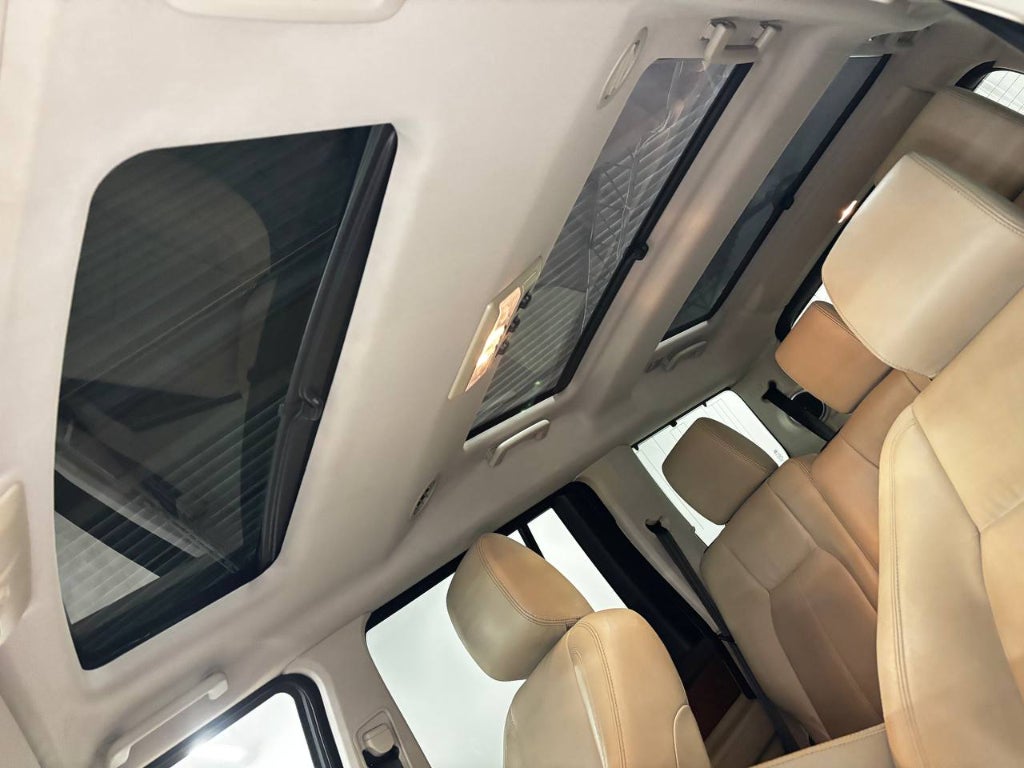 2015 Land Rover LR4 LUX