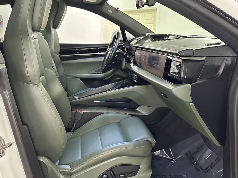 2024 Porsche Macan Electric 4