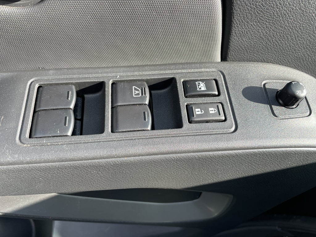 2024 Nissan Frontier SL