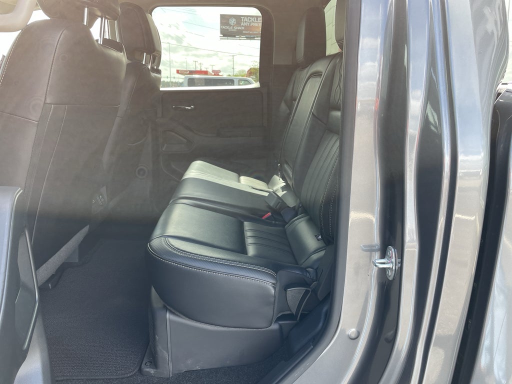 2024 Nissan Frontier SL