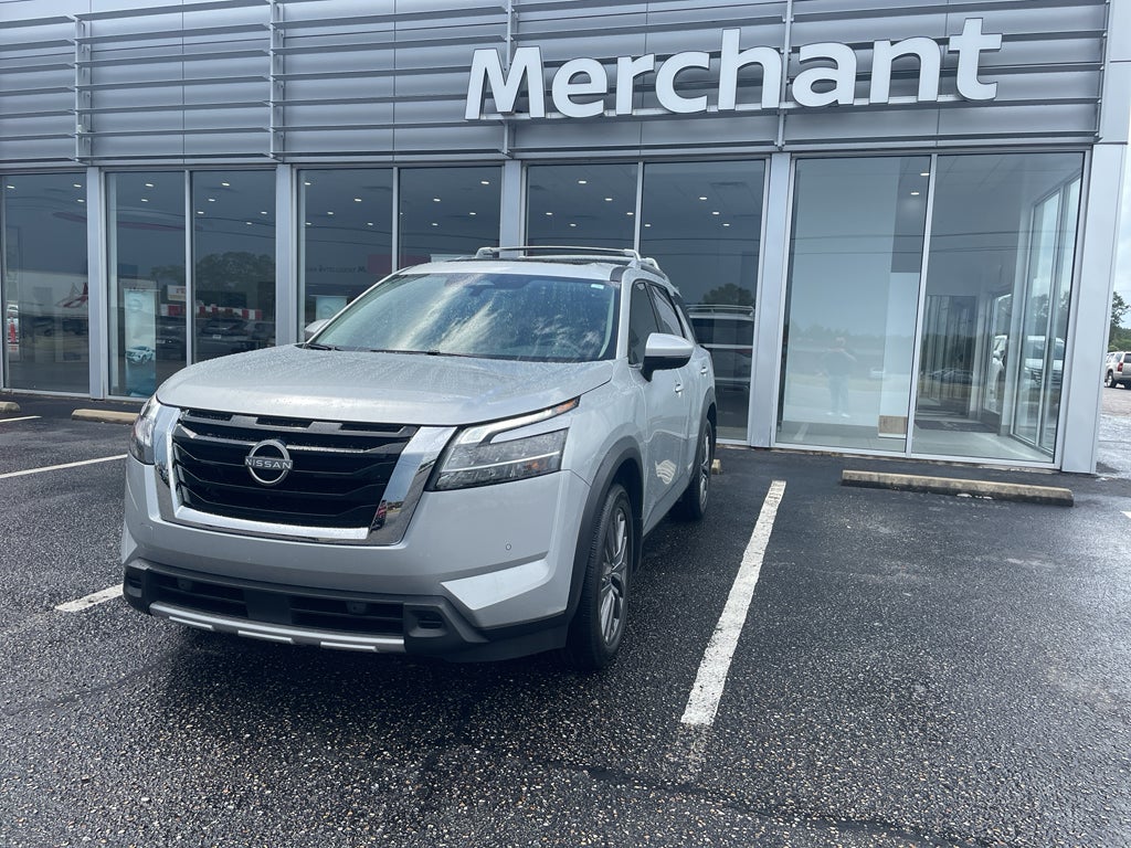 2024 Nissan Pathfinder SL