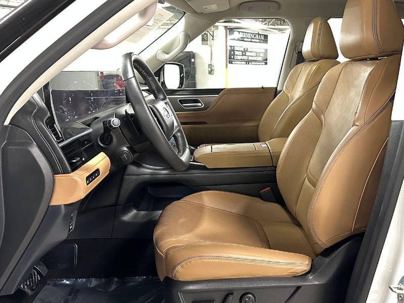 2025 INFINITI QX80 Luxe