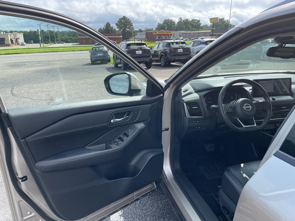 2024 Nissan Rogue SL