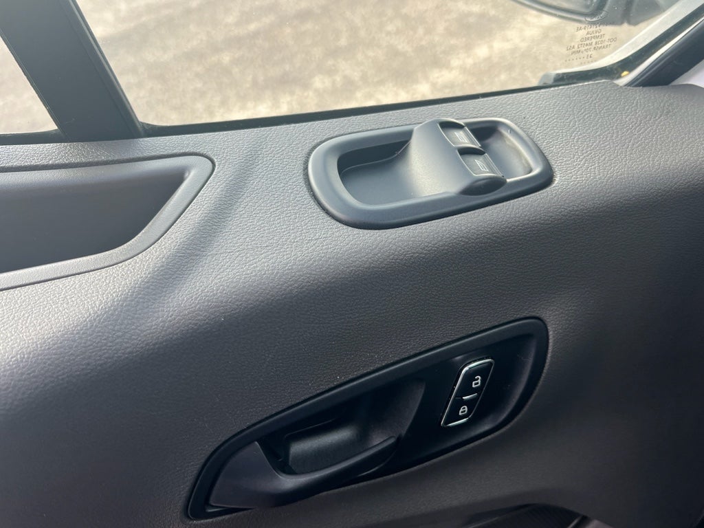 2023 Ford Transit Wagon XLT