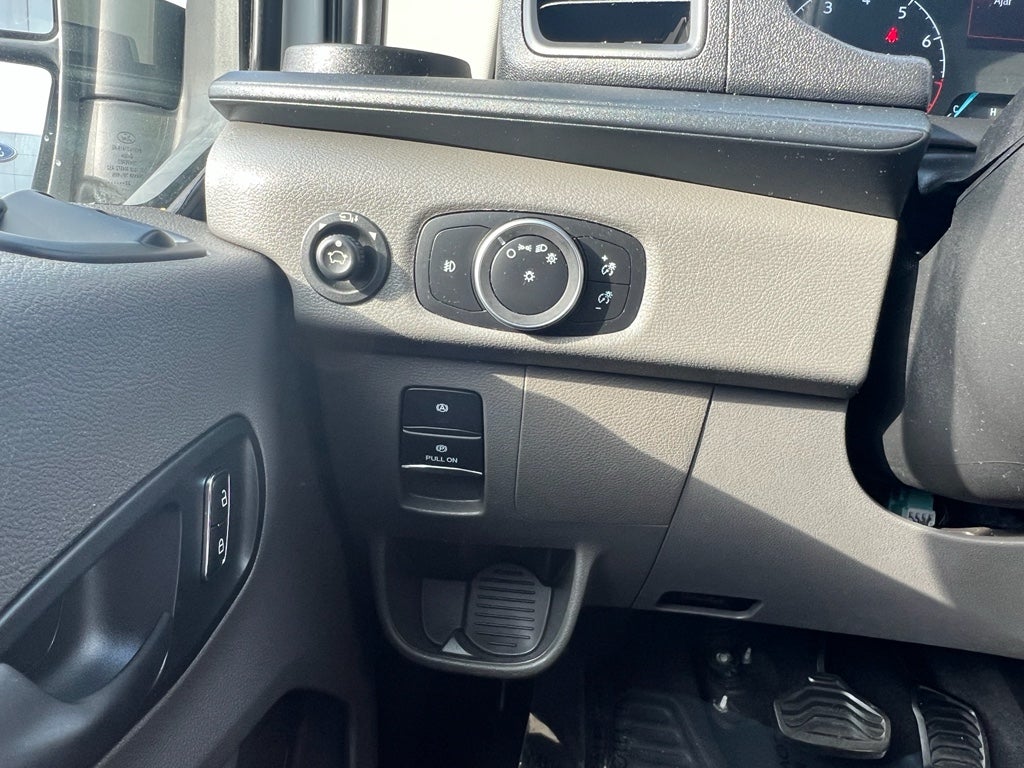 2023 Ford Transit Wagon XLT