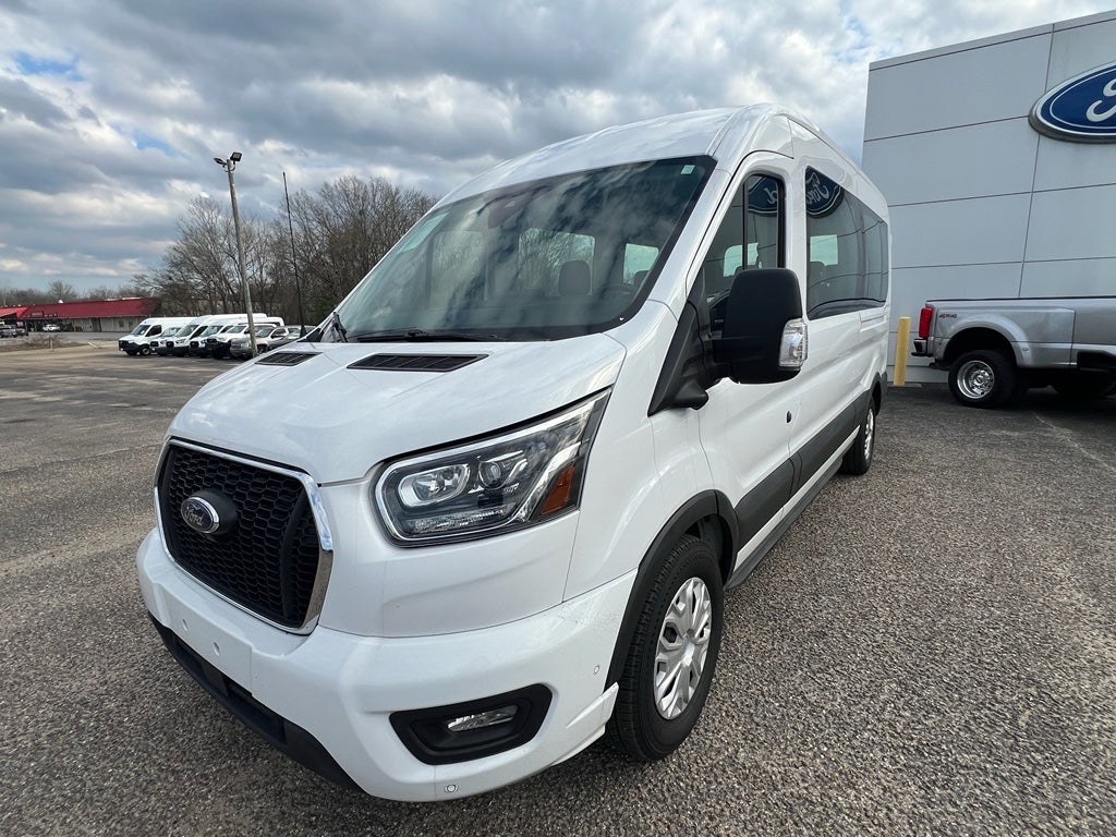 2023 Ford Transit Wagon XLT