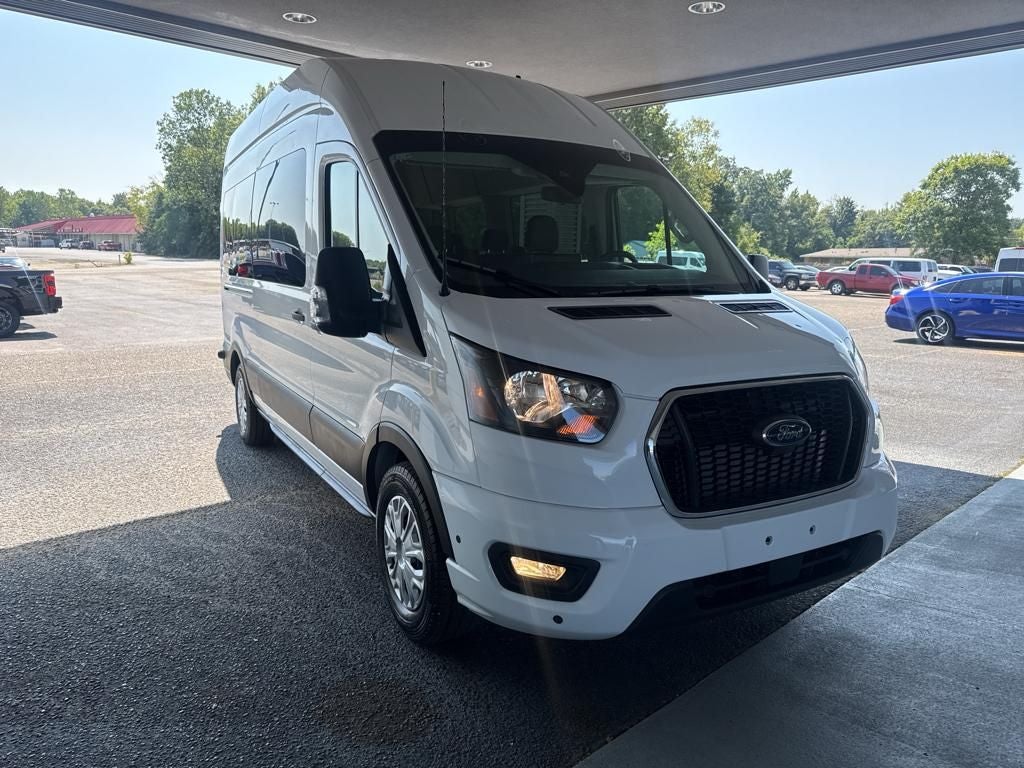 2024 Ford Transit Wagon XLT