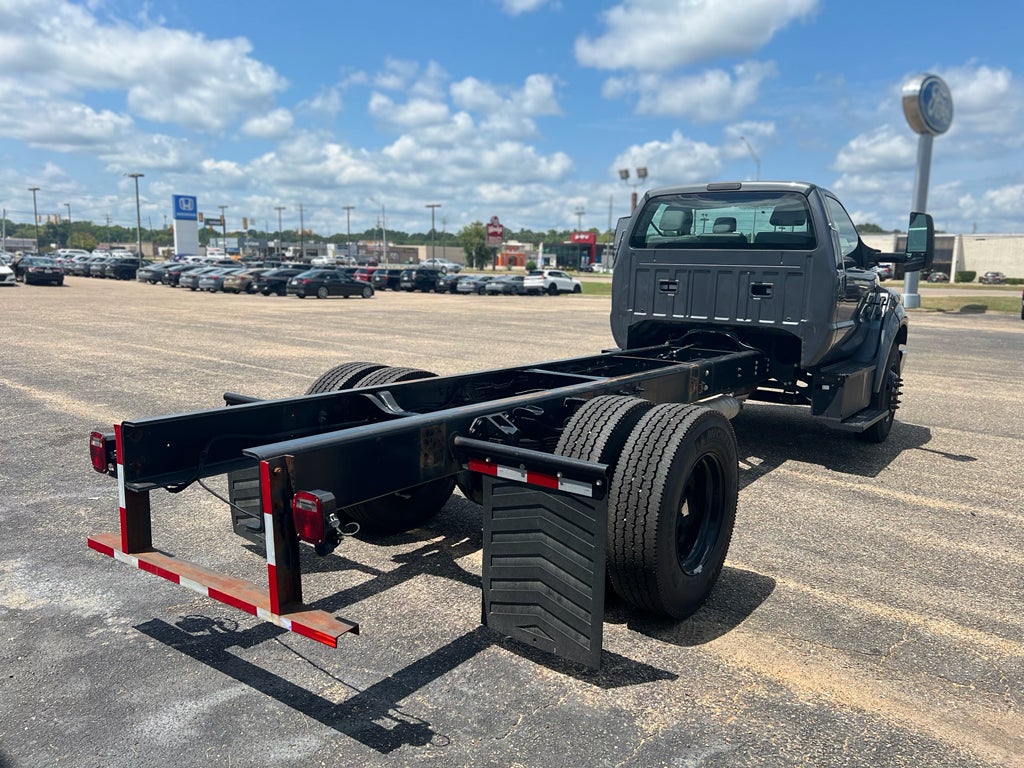 2024 Ford F-750 Base