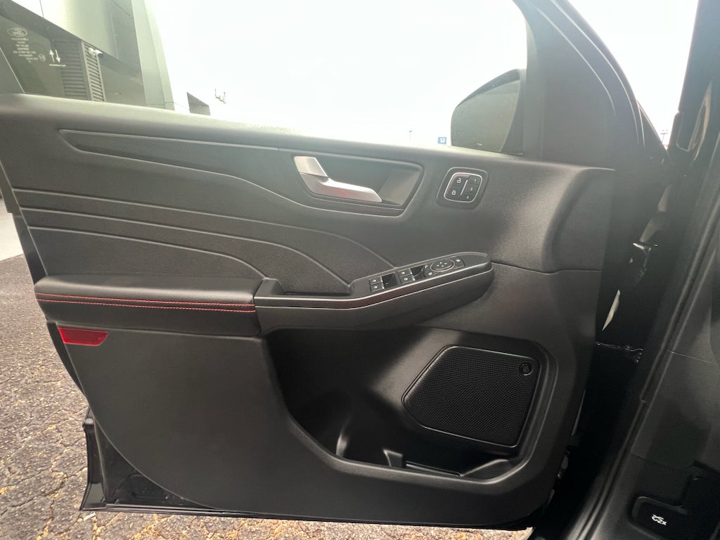 2025 Ford Escape ST-Line Elite
