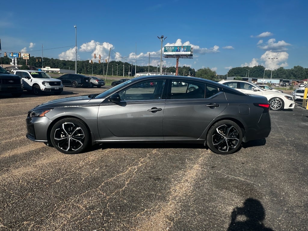 2025 Nissan Altima SR