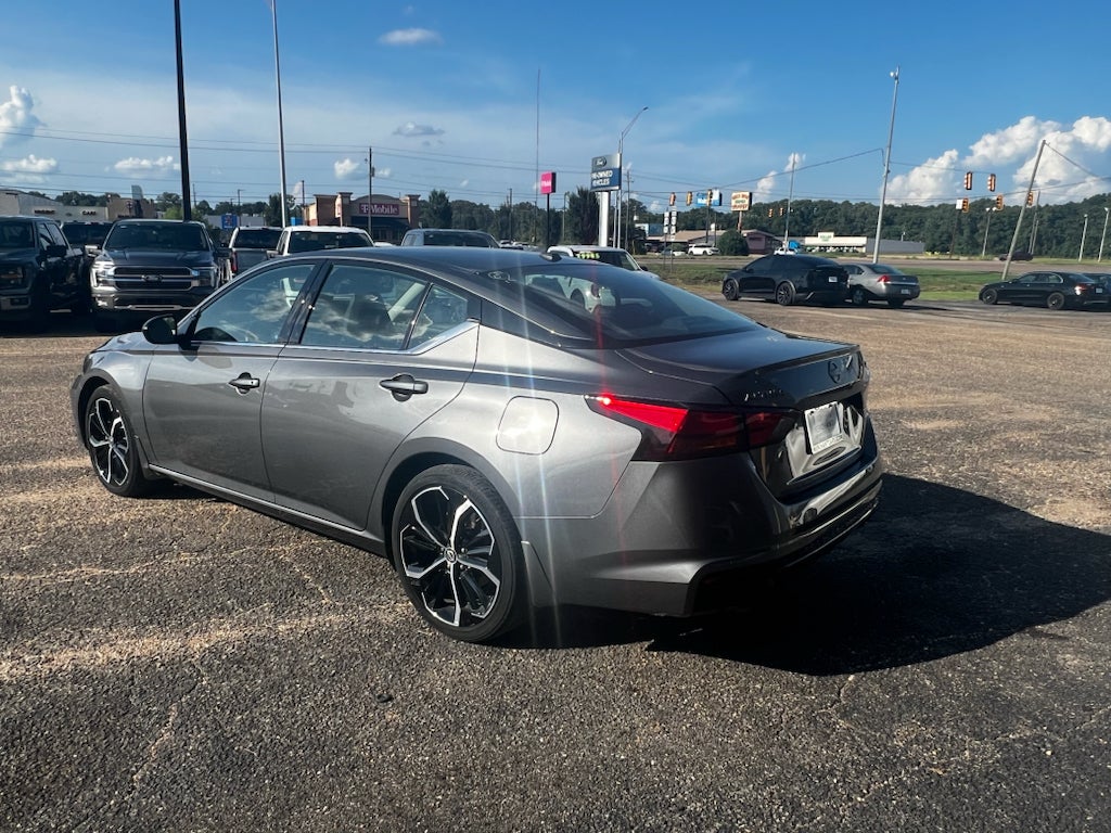 2025 Nissan Altima SR