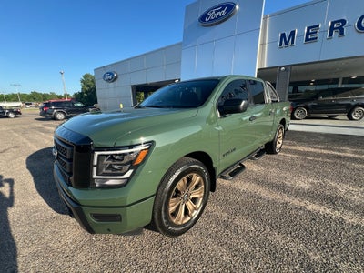 2024 Nissan Titan SV