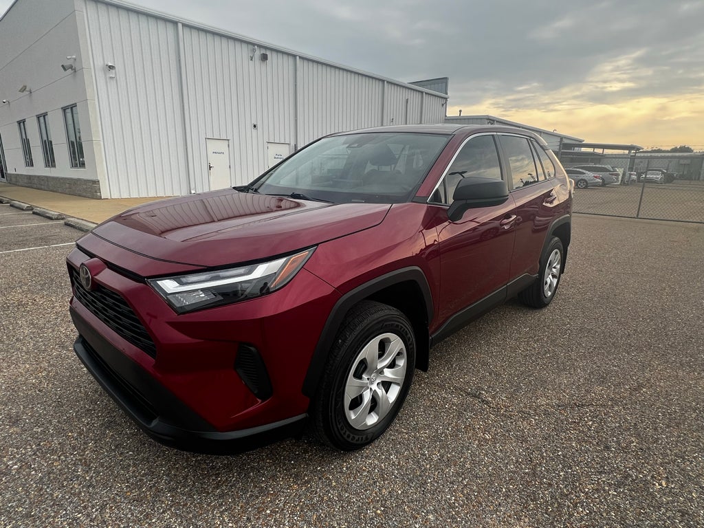 2024 Toyota RAV4 LE