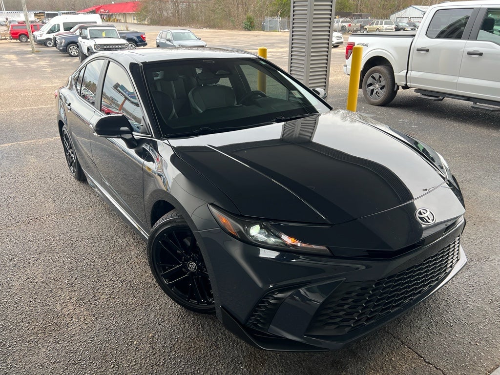 2025 Toyota Camry Hybrid SE