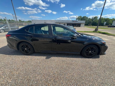 2025 Toyota Camry Hybrid SE