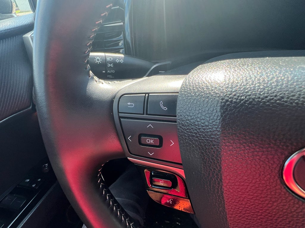 2025 Toyota Camry Hybrid SE